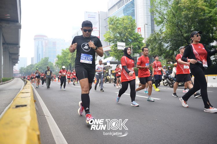 Race photo from ONE RUN 10 K