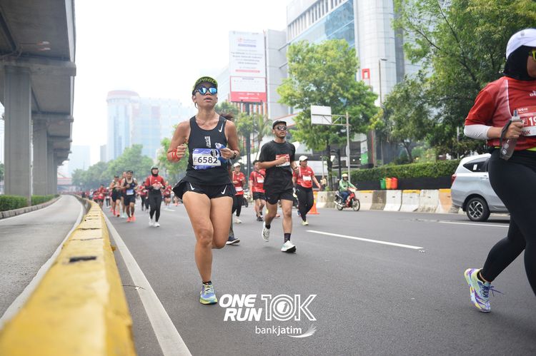 Race photo from ONE RUN 10 K