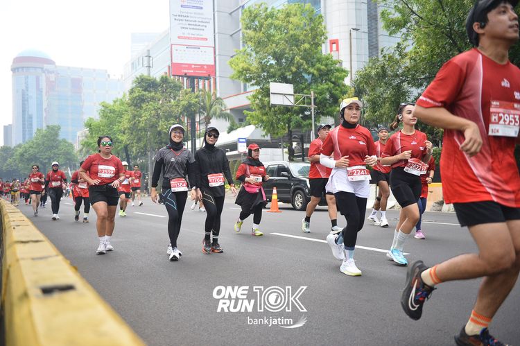 Race photo from ONE RUN 10 K