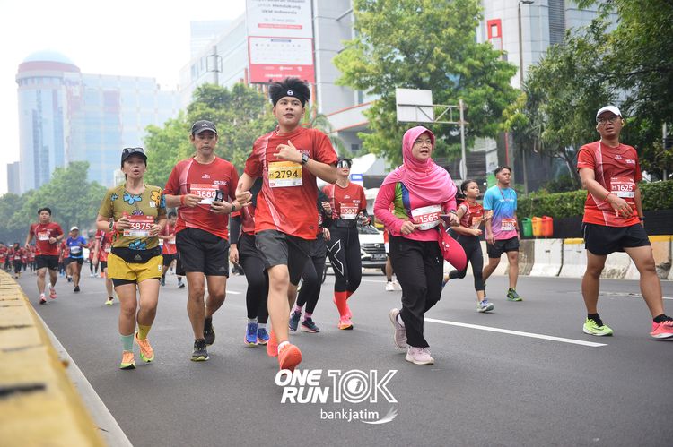 Race photo from ONE RUN 10 K