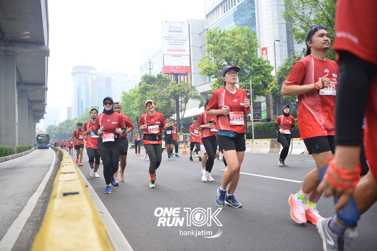 Race photo from ONE RUN 10 K