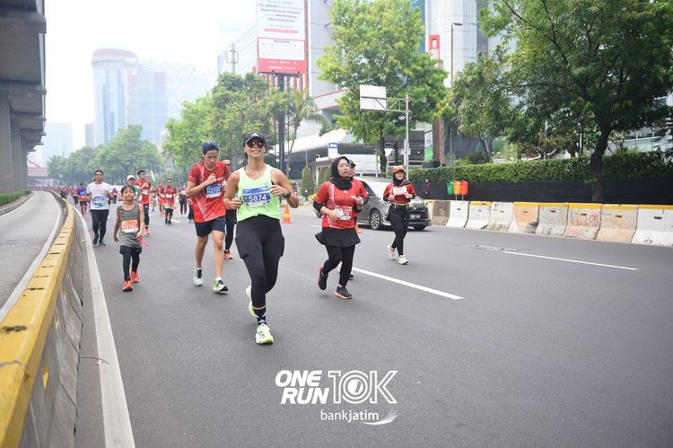 Race photo from ONE RUN 10 K