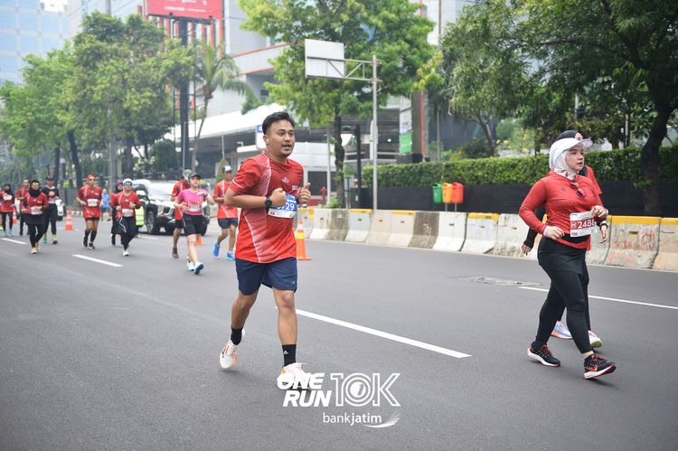 Race photo from ONE RUN 10 K