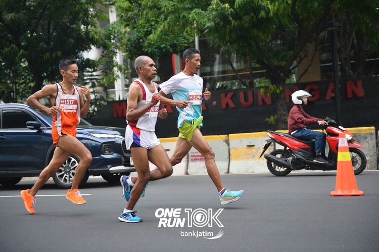 Race photo from ONE RUN 10 K