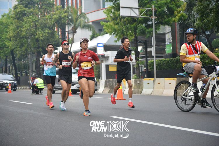 Race photo from ONE RUN 10 K