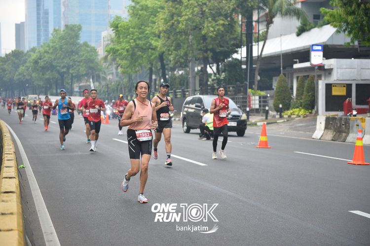 Race photo from ONE RUN 10 K