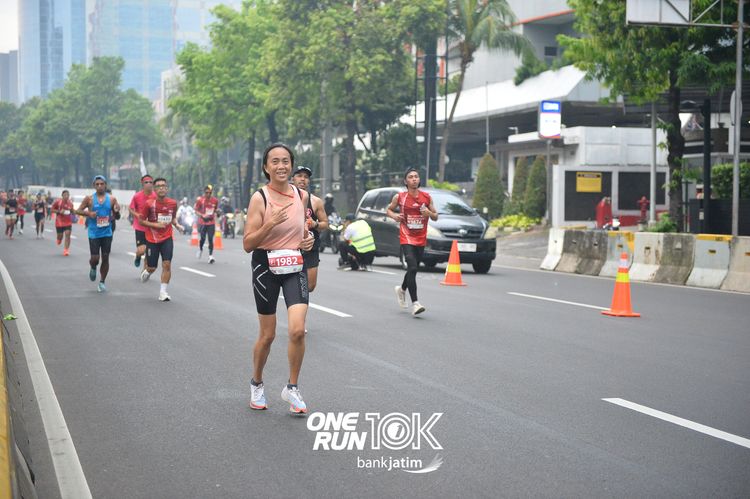 Race photo from ONE RUN 10 K