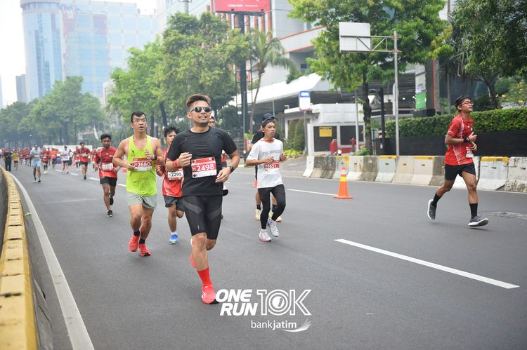 Race photo from ONE RUN 10 K