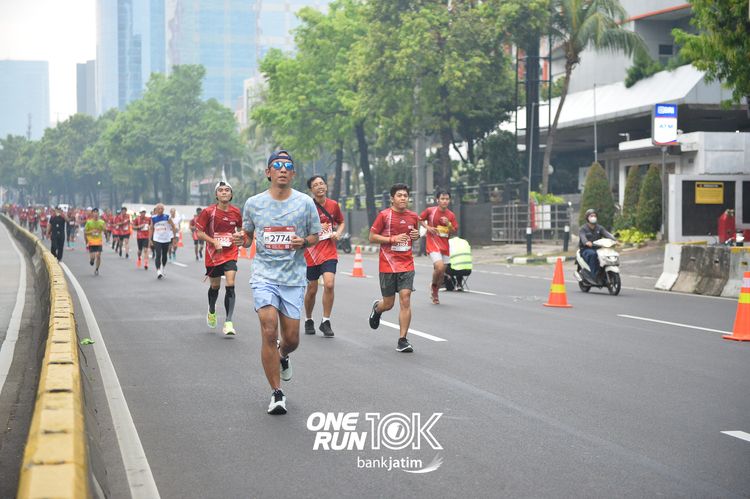 Race photo from ONE RUN 10 K