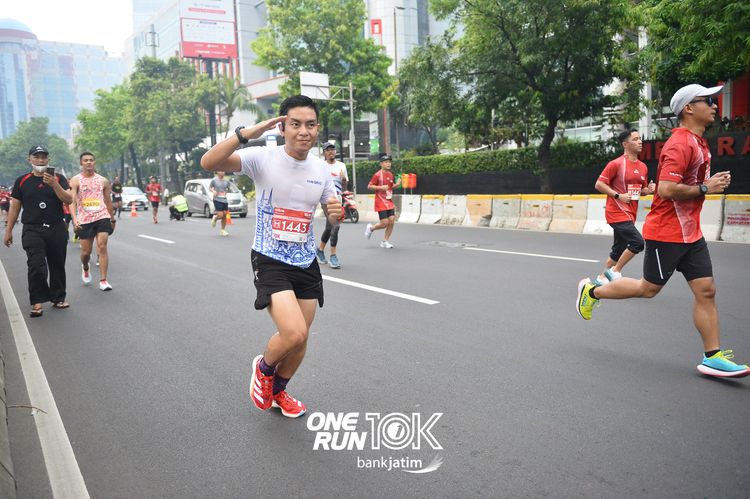 Race photo from ONE RUN 10 K