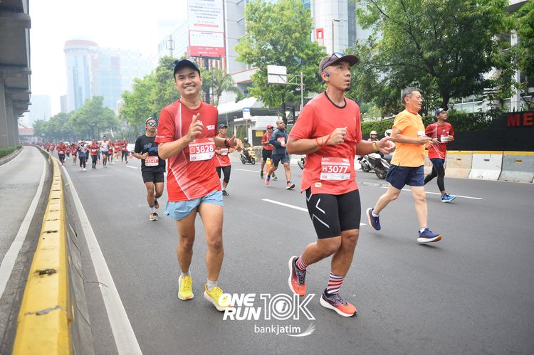 Race photo from ONE RUN 10 K