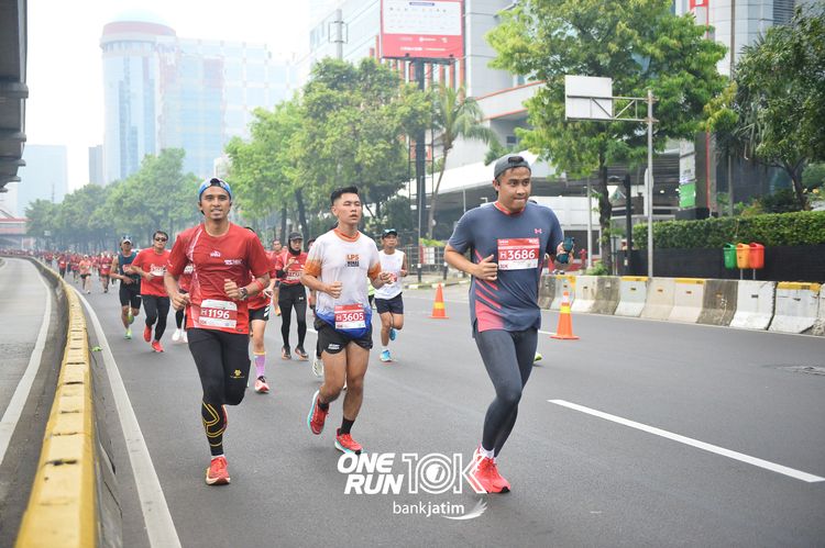 Race photo from ONE RUN 10 K