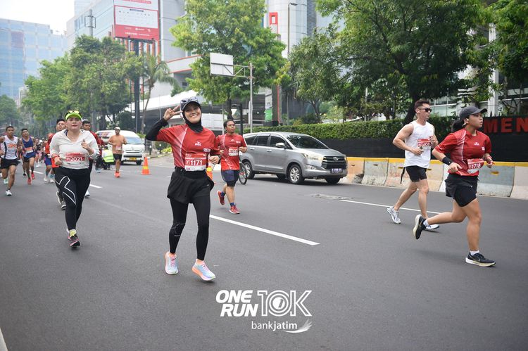Race photo from ONE RUN 10 K