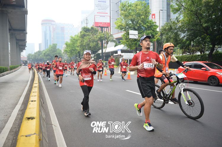 Race photo from ONE RUN 10 K