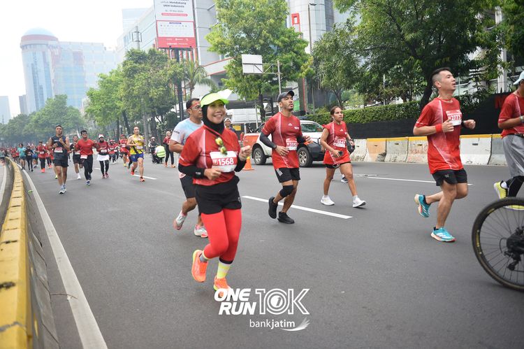 Race photo from ONE RUN 10 K