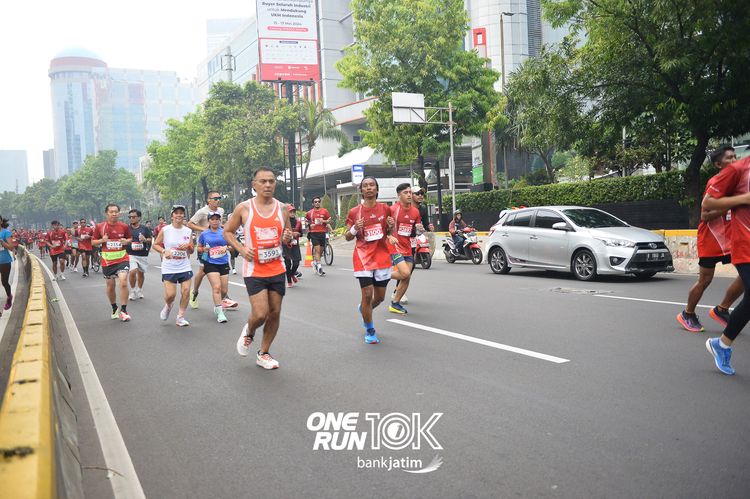 Race photo from ONE RUN 10 K