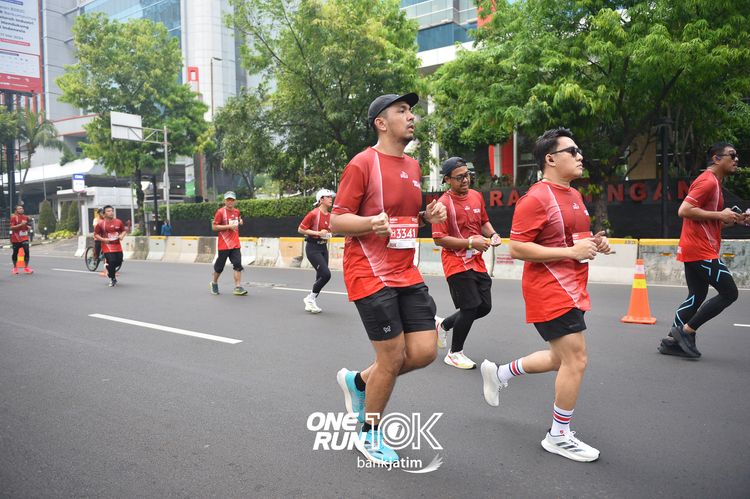 Race photo from ONE RUN 10 K