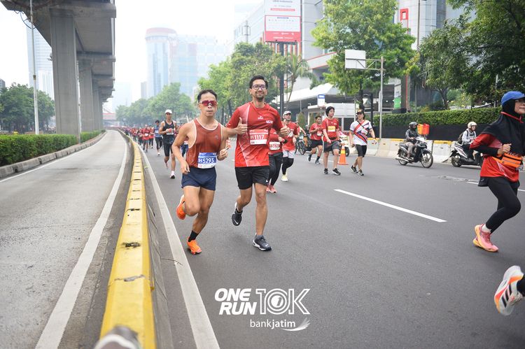 Race photo from ONE RUN 10 K