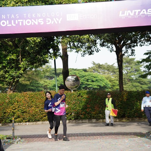 Race photo from LINTAS TEKNOLOGI SOLUTIONS DAY