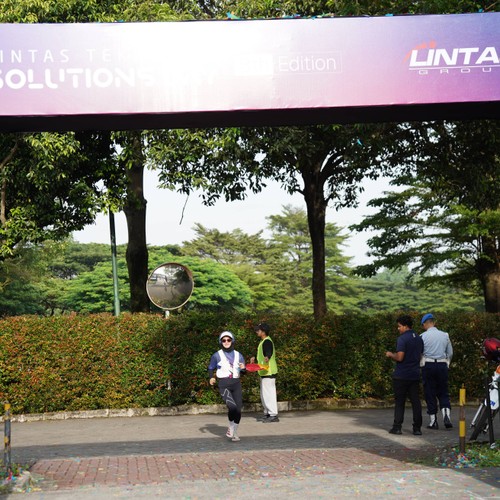 Race photo from LINTAS TEKNOLOGI SOLUTIONS DAY