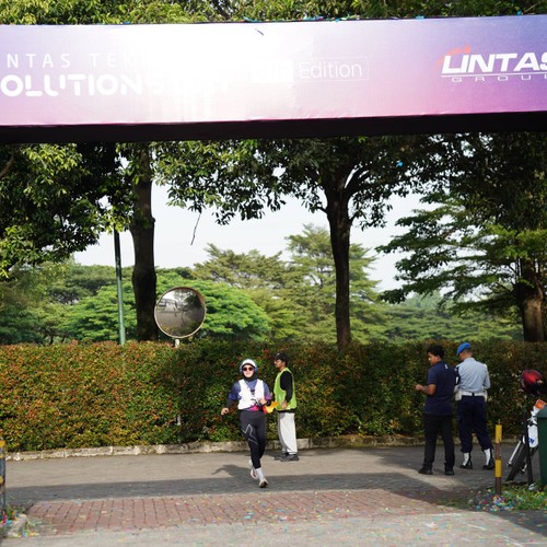 Race photo from LINTAS TEKNOLOGI SOLUTIONS DAY