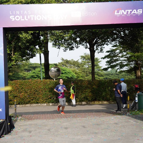 Race photo from LINTAS TEKNOLOGI SOLUTIONS DAY