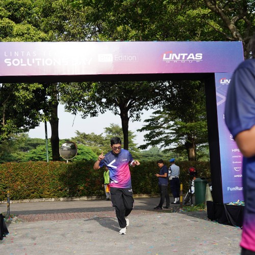 Race photo from LINTAS TEKNOLOGI SOLUTIONS DAY