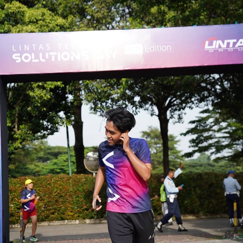 Race photo from LINTAS TEKNOLOGI SOLUTIONS DAY