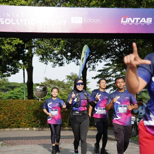 Race photo from LINTAS TEKNOLOGI SOLUTIONS DAY