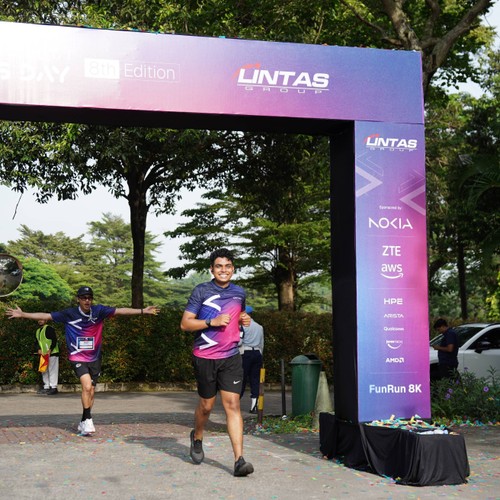 Race photo from LINTAS TEKNOLOGI SOLUTIONS DAY