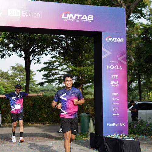 Race photo from LINTAS TEKNOLOGI SOLUTIONS DAY