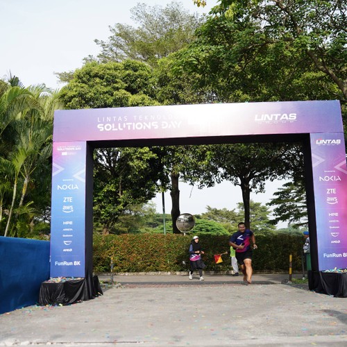 Race photo from LINTAS TEKNOLOGI SOLUTIONS DAY
