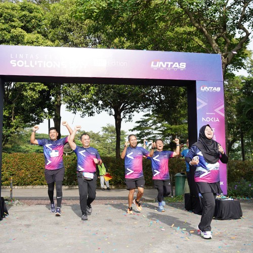 Race photo from LINTAS TEKNOLOGI SOLUTIONS DAY