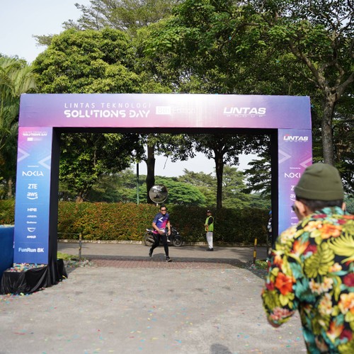 Race photo from LINTAS TEKNOLOGI SOLUTIONS DAY
