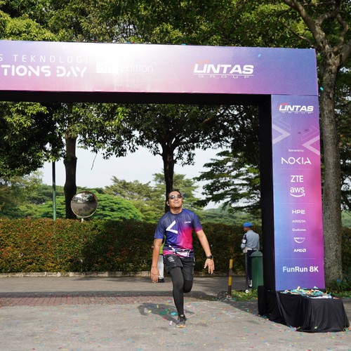 Race photo from LINTAS TEKNOLOGI SOLUTIONS DAY