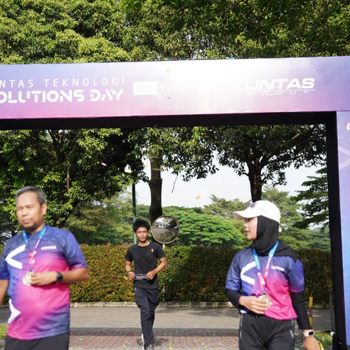 Race photo from LINTAS TEKNOLOGI SOLUTIONS DAY