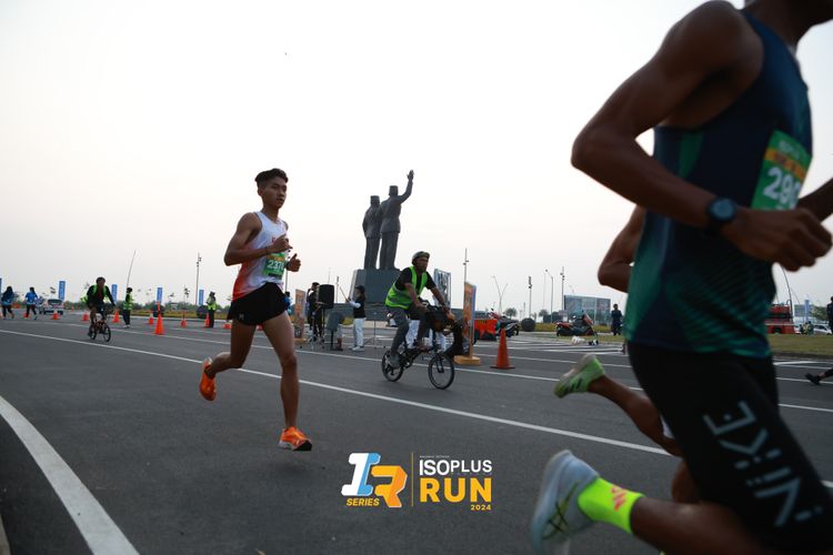 Race photo from ISOPlus Run 2024 Jakarta