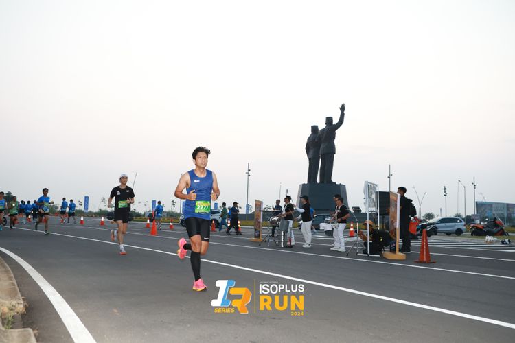 Race photo from ISOPlus Run 2024 Jakarta