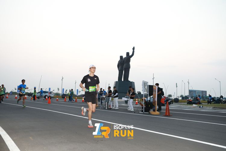 Race photo from ISOPlus Run 2024 Jakarta