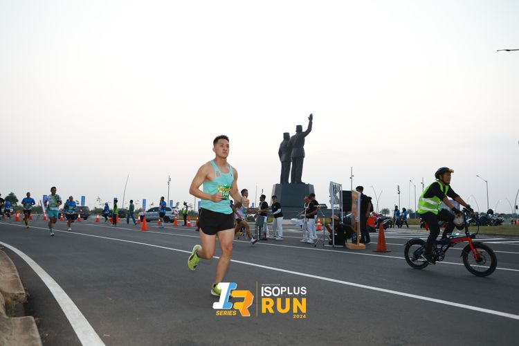 Race photo from ISOPlus Run 2024 Jakarta