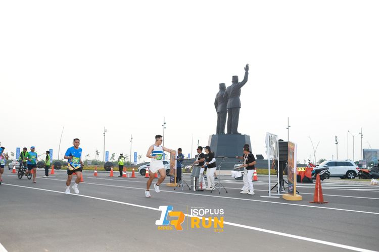 Race photo from ISOPlus Run 2024 Jakarta