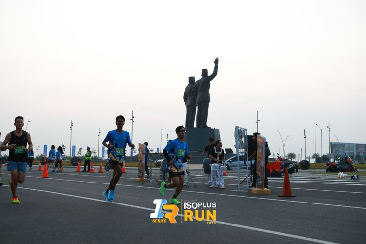 Race photo from ISOPlus Run 2024 Jakarta