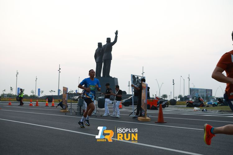 Race photo from ISOPlus Run 2024 Jakarta