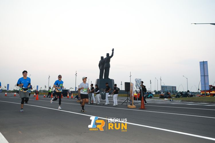 Race photo from ISOPlus Run 2024 Jakarta