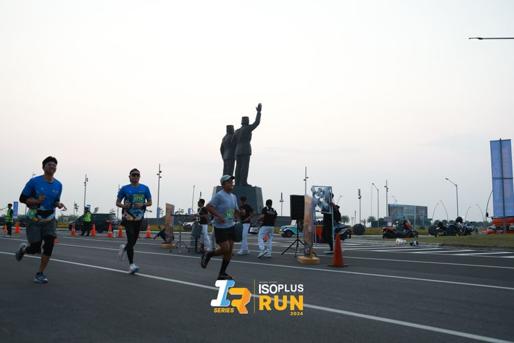 Race photo from ISOPlus Run 2024 Jakarta
