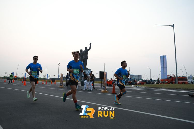Race photo from ISOPlus Run 2024 Jakarta