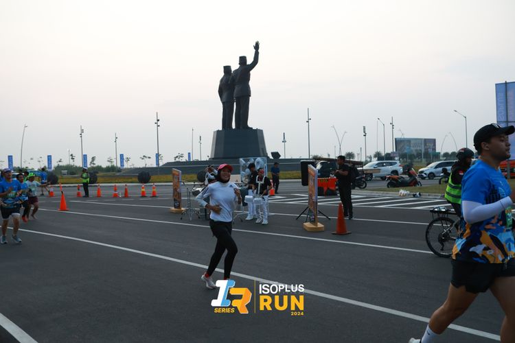 Race photo from ISOPlus Run 2024 Jakarta