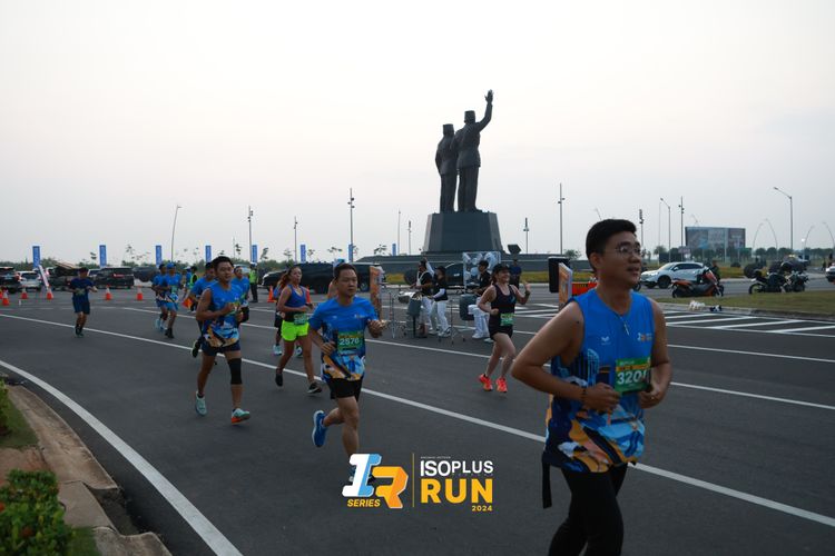 Race photo from ISOPlus Run 2024 Jakarta