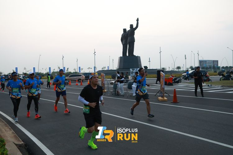 Race photo from ISOPlus Run 2024 Jakarta