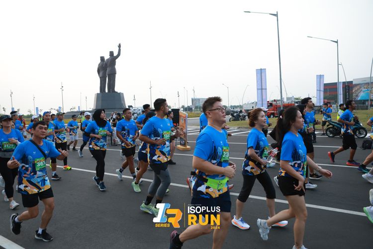 Race photo from ISOPlus Run 2024 Jakarta
